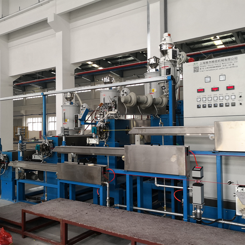 Máy đùn cáp XLPE PE có bể chứa nước làm mát